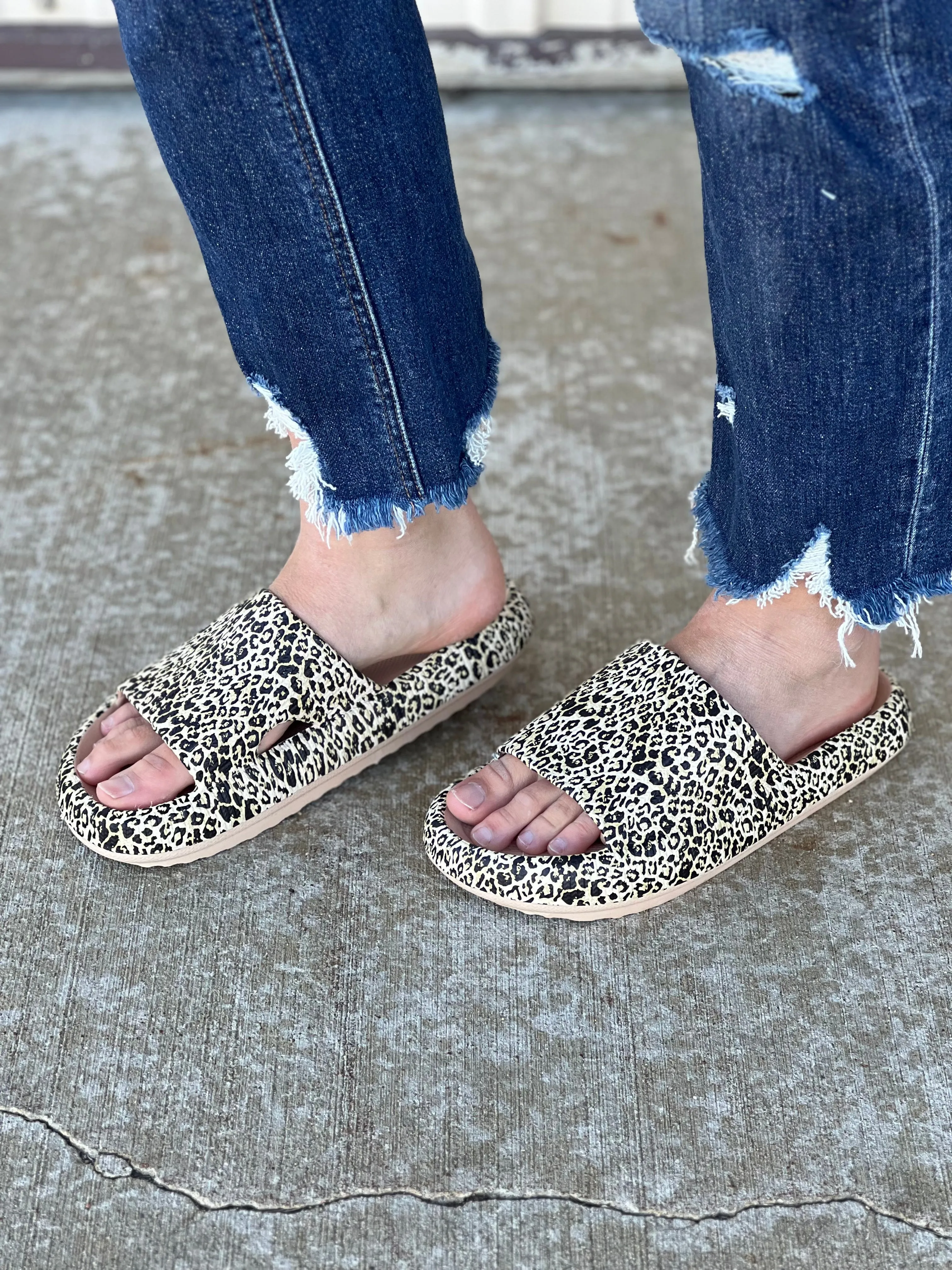 Beach Slides In Cheetah