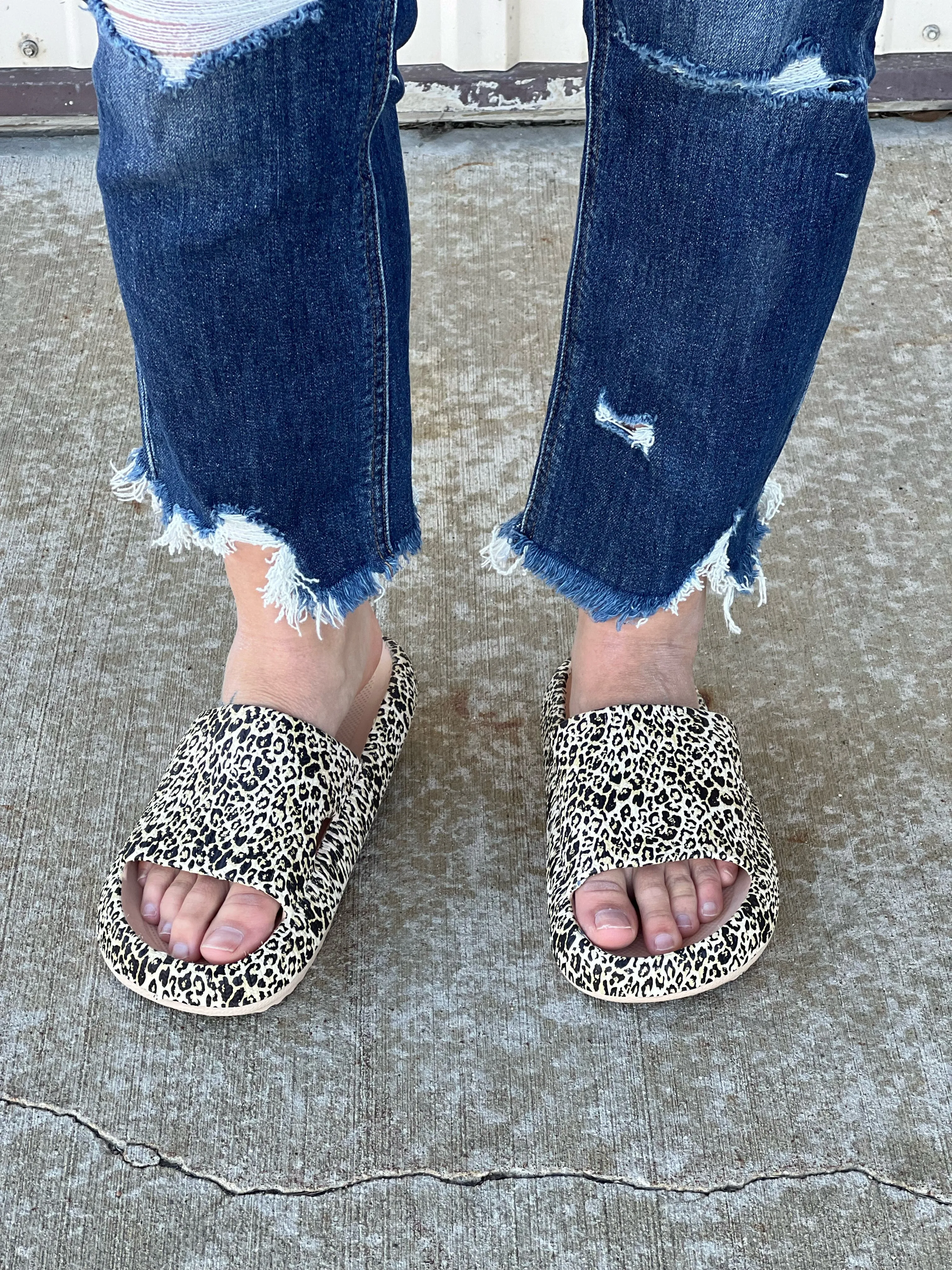 Beach Slides In Cheetah