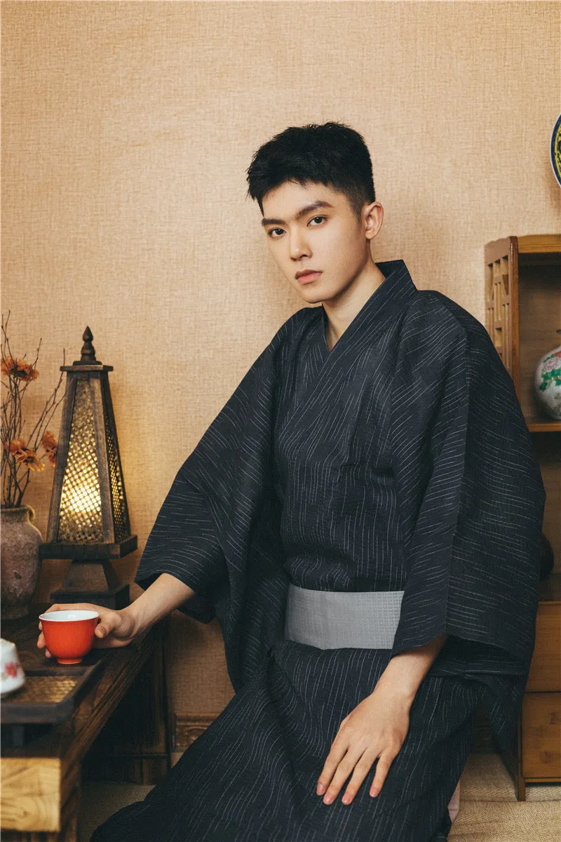 MEN’S TRADITIONAL JAPANESE FULL-SLEEVE KIMONO